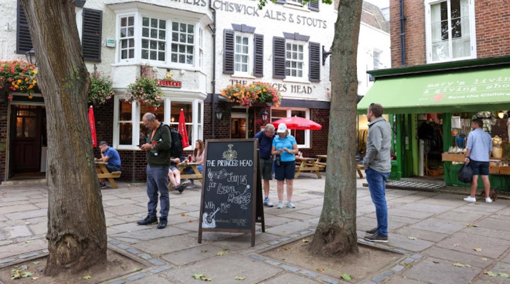 Restorantet ne Britani paralajmerojne rritje drastike te cmimeve
